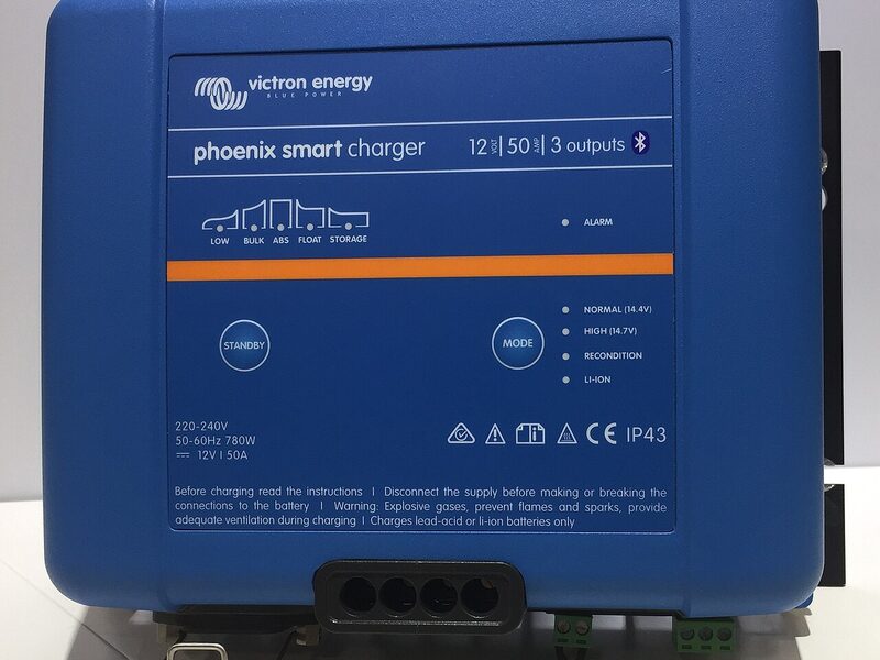 12 V 50 A Bluetooth AC Battery Charger, 3 Outputs