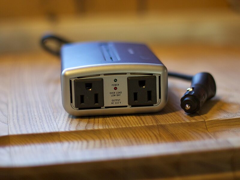 150 W 12 V Car-Plug Inverter, 2 x NEMA 5-15 Outlets